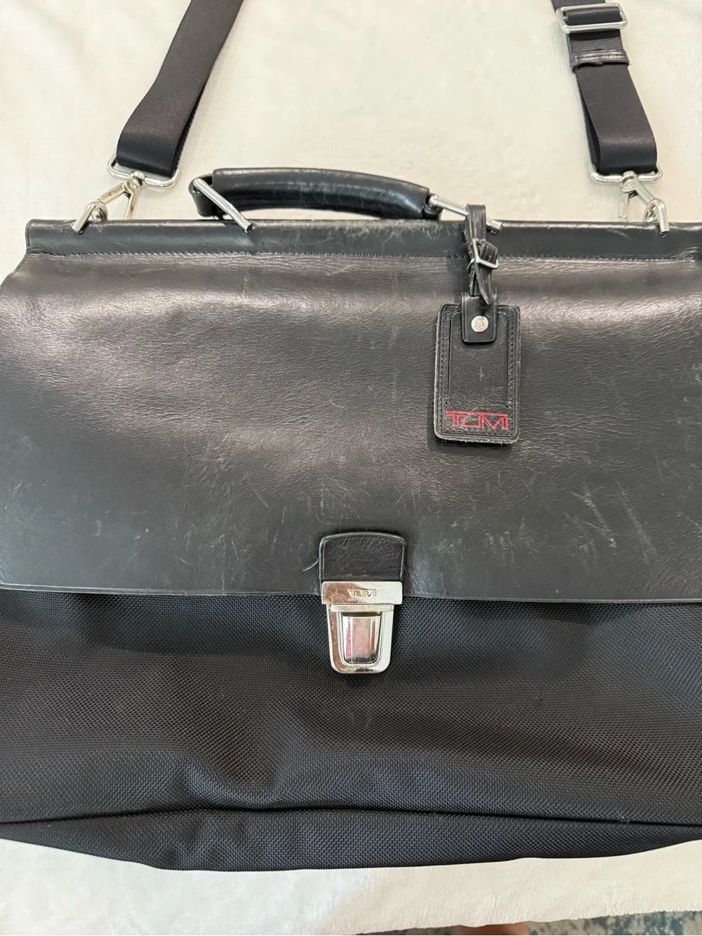 TUMI Briefcase Luggage Crossbody Black Multipocket Travel Bag
